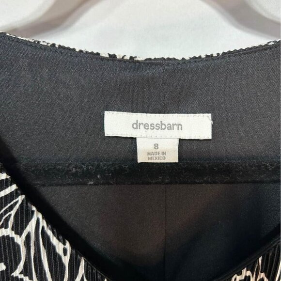 Woman’s tiered, lined dress. Black and white. Crinkle material. Size 8. New cond - Picture 3 of 11